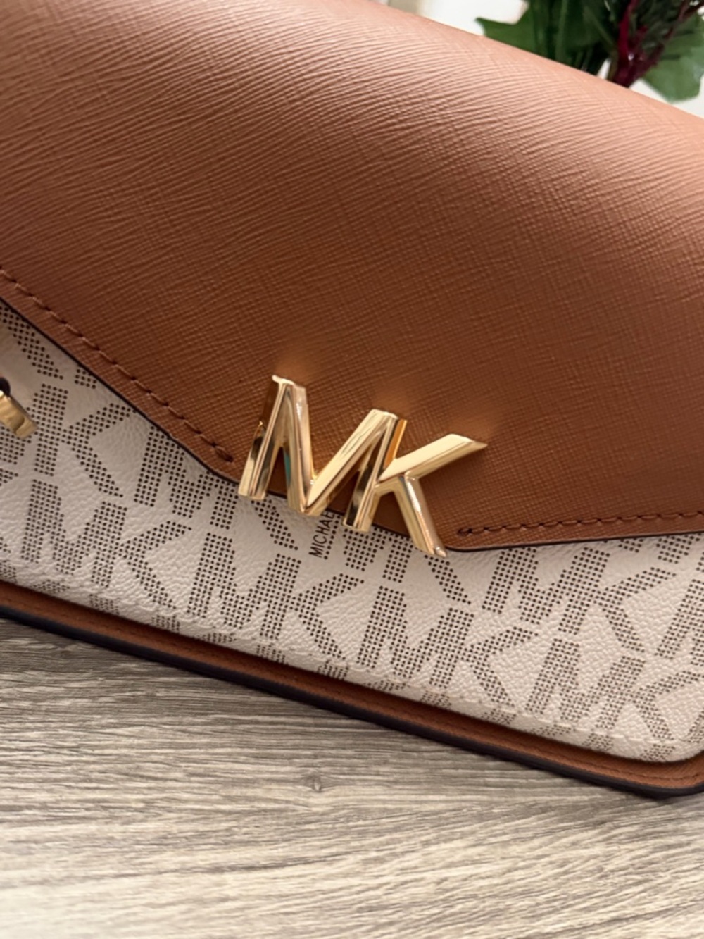 Michael Kors brown and white MK Logo Crossbody - Picture 2 of 8